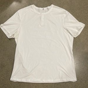 Men’s Lululemon 5 year T-shirt/ henley XL